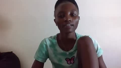 Snapshot of sexyneedle22 chatting on October 22, 10:09 am VIVIAN online show from October 22, 10:09 am