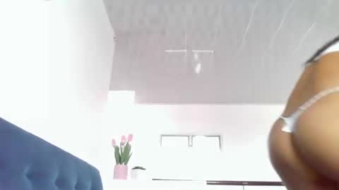 Snapshot of sexyskin8_xxx chatting on February 26, 8:35 pm sexyskin8_xxx online show from February 26, 8:35 pm