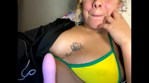 sexyskye_456 online show from March 22, 8:48 pm