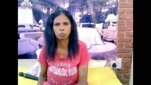 sexyva4u2luv online show from June 29, 5:03 am