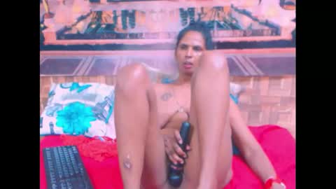 sexyva4u2luv online show from October 13, 7:05 pm