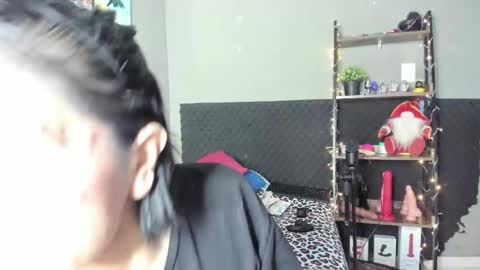 shadia online show from November 23, 3:09 am