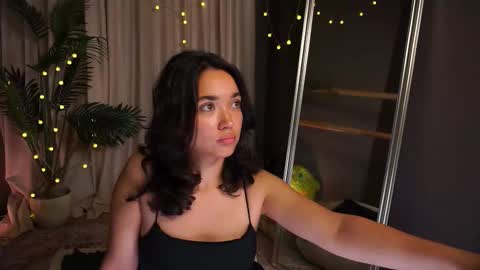 Snapshot of shadowlotus_ chatting on October 11, 8:55 pm Lily online show from October 11, 8:55 pm