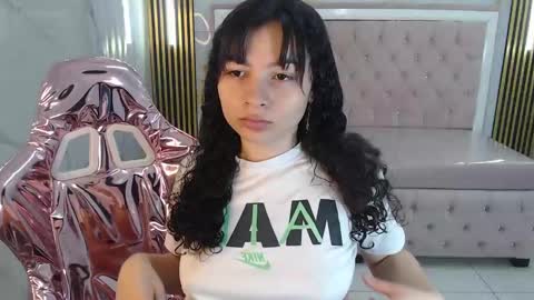 Snapshot of shalon_diaz_sub chatting on February 4, 1:06 pm Shalon online show from February 4, 1:06 pm