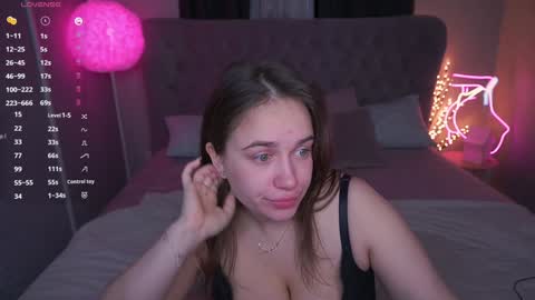 Lessi online show from January 25, 8:00 am