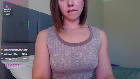 Shalynn online show from October 2, 6:46 pm