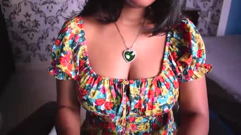 Snapshot of shanaya_indian chatting on December 26, 4:43 am shanaya indian online show from December 26, 4:43 am