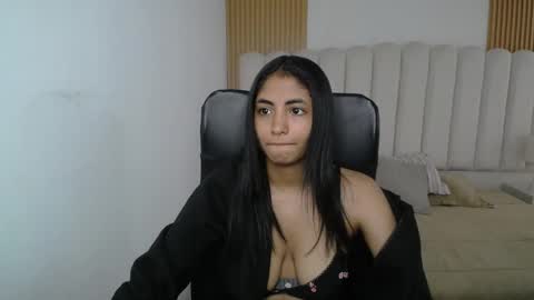 shanelle online show from June 4, 2:43 pm