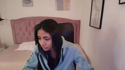 shanelle online show from November 17, 3:07 am