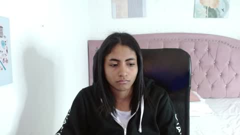 Snapshot of shaneelle chatting on September 15, 3:04 am shanelle online show from September 15, 3:04 am