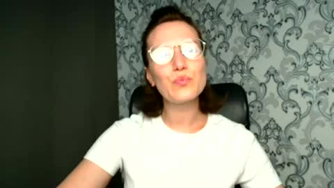 Shannen online show from June 24, 11:09 am