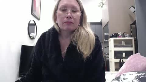 Snapshot of shannon07 chatting on September 17, 3:37 am Shannon07 online show from September 17, 3:37 am
