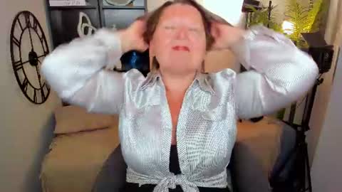 Shannon online show from June 26, 1:01 pm