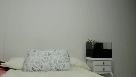 Snapshot of shantalkimberly chatting on September 30, 1:06 pm maria online show from September 30, 1:06 pm