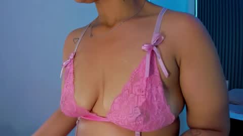 shantall bluuee online show from March 5, 10:05 pm