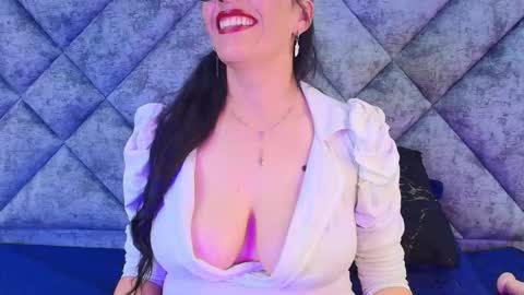 shantey online show from November 10, 5:52 pm