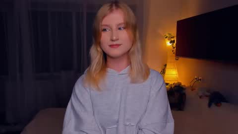 Snapshot of shantiyagin chatting on October 29, 10:56 pm Polly online show from October 29, 10:56 pm