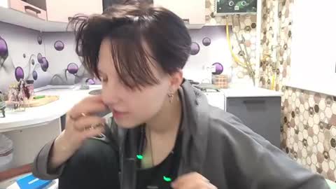 Sara online show from June 8, 5:24 pm