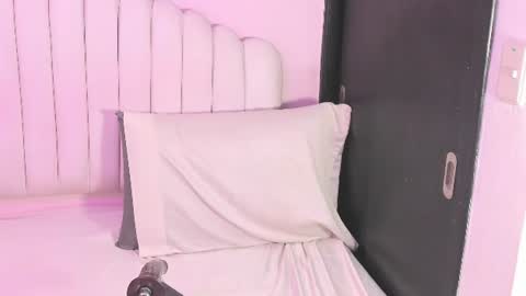 sharlotthe_bigass online show from August 3, 9:04 am