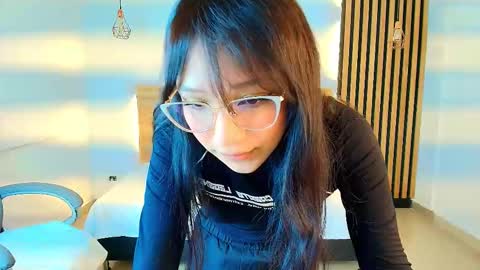 sharon_rosse__ online show from March 9, 8:01 pm