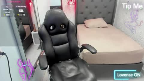 M A G N O  online show from November 26, 1:01 pm