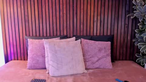sharonlyn online show from May 2, 9:18 pm
