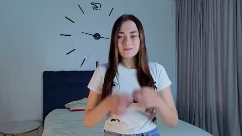Emma online show from July 25, 4:03 pm