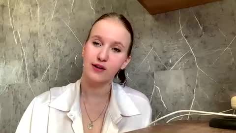 Anny online show from June 11, 8:11 am