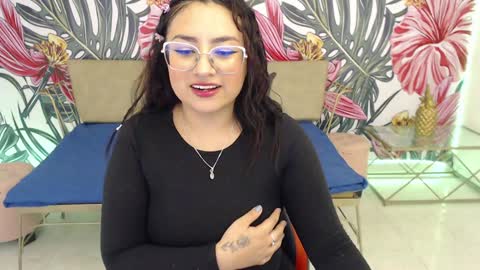 Shayla online show from January 8, 7:56 pm