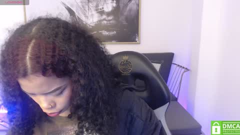Snapshot of shenna_brunette_ chatting on January 7, 1:03 pm Shenna online show from January 7, 1:03 pm
