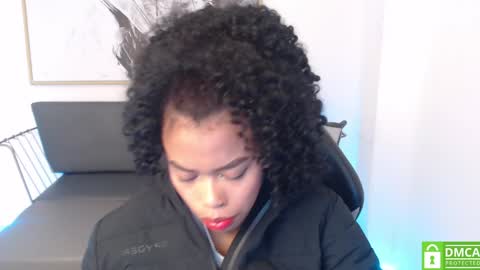 Snapshot of shenna_brunette_ chatting on January 26, 1:04 pm Shenna online show from January 26, 1:04 pm