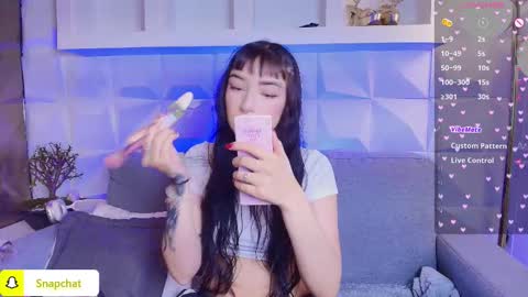 mia online show from March 5, 11:17 am