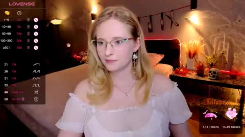 Hello guys my name is Aemilia online show from October 25, 8:44 am