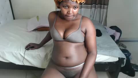 Snapshot of shinadee chatting on November 1, 10:52 am shinadee online show from November 1, 10:52 am