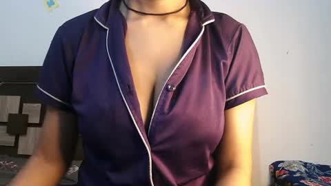 Snapshot of shiri_hot chatting on September 30, 9:59 am Siri online show from September 30, 9:59 am