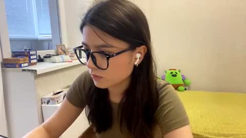 Marie online show from June 19, 2:31 pm