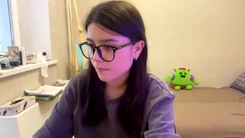 Marie online show from June 11, 2:25 pm