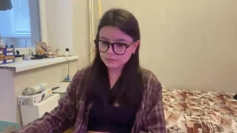 Marie online show from June 7, 2:13 pm