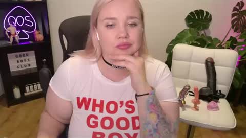 Mimi   online show from July 3, 3:07 pm