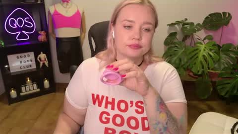 Mimi   online show from July 22, 7:04 pm