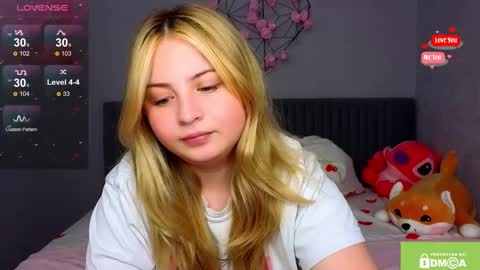 Molly online show from December 10, 11:40 pm