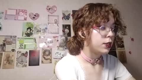 Snapshot of shy_kiss_twinkle_bloop chatting on September 25, 8:06 pm Milena online show from September 25, 8:06 pm