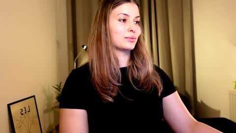 Snapshot of shy_nerd_babyy chatting on February 4, 11:16 am shy_nerd_babyy online show from February 4, 11:16 am
