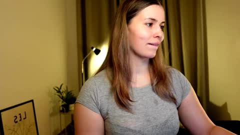 Snapshot of shy_nerd_babyy chatting on February 17, 8:52 am shy_nerd_babyy online show from February 17, 8:52 am