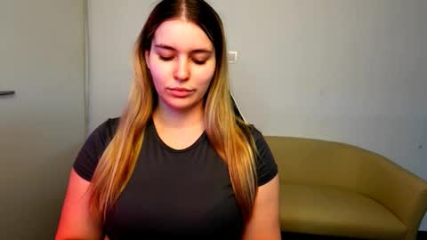 shy_nerd_babyy online show from October 26, 12:11 pm