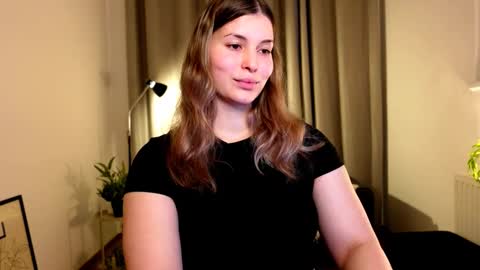 Snapshot of shy_nerd_babyy chatting on January 13, 5:33 pm shy_nerd_babyy online show from January 13, 5:33 pm