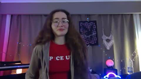 Shy Night Bat online show from April 21, 3:13 am