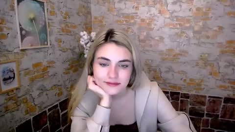 shy_sabrina_ online show from January 20, 7:47 am