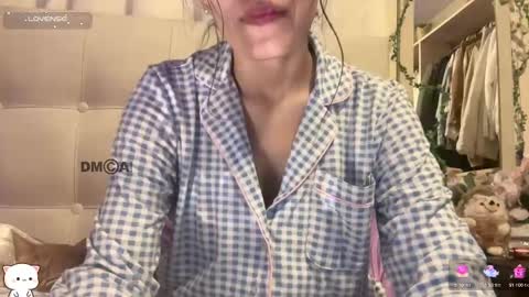 Snapshot of shyangie24 chatting on September 27, 5:03 am Angeline 3 independent come here when am horny... online show from September 27, 5:03 am