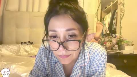 Snapshot of shyangie24 chatting on September 30, 6:41 am Angeline 3 independent come here when am horny... online show from September 30, 6:41 am
